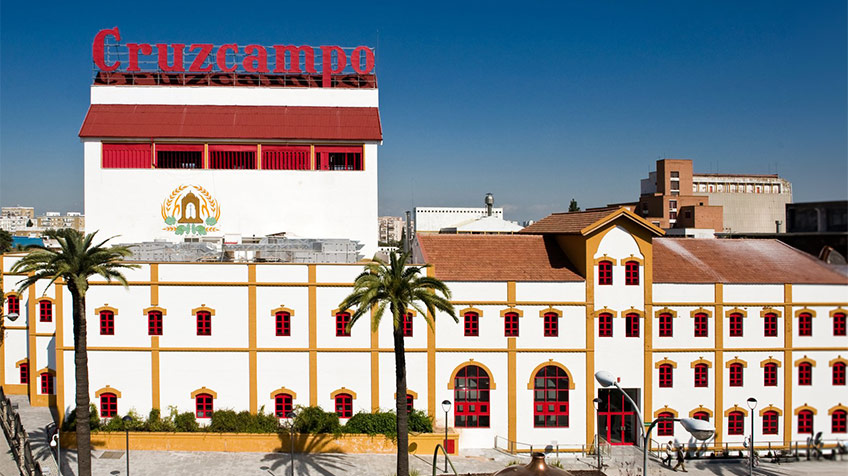 Cruzcampo factory white building
